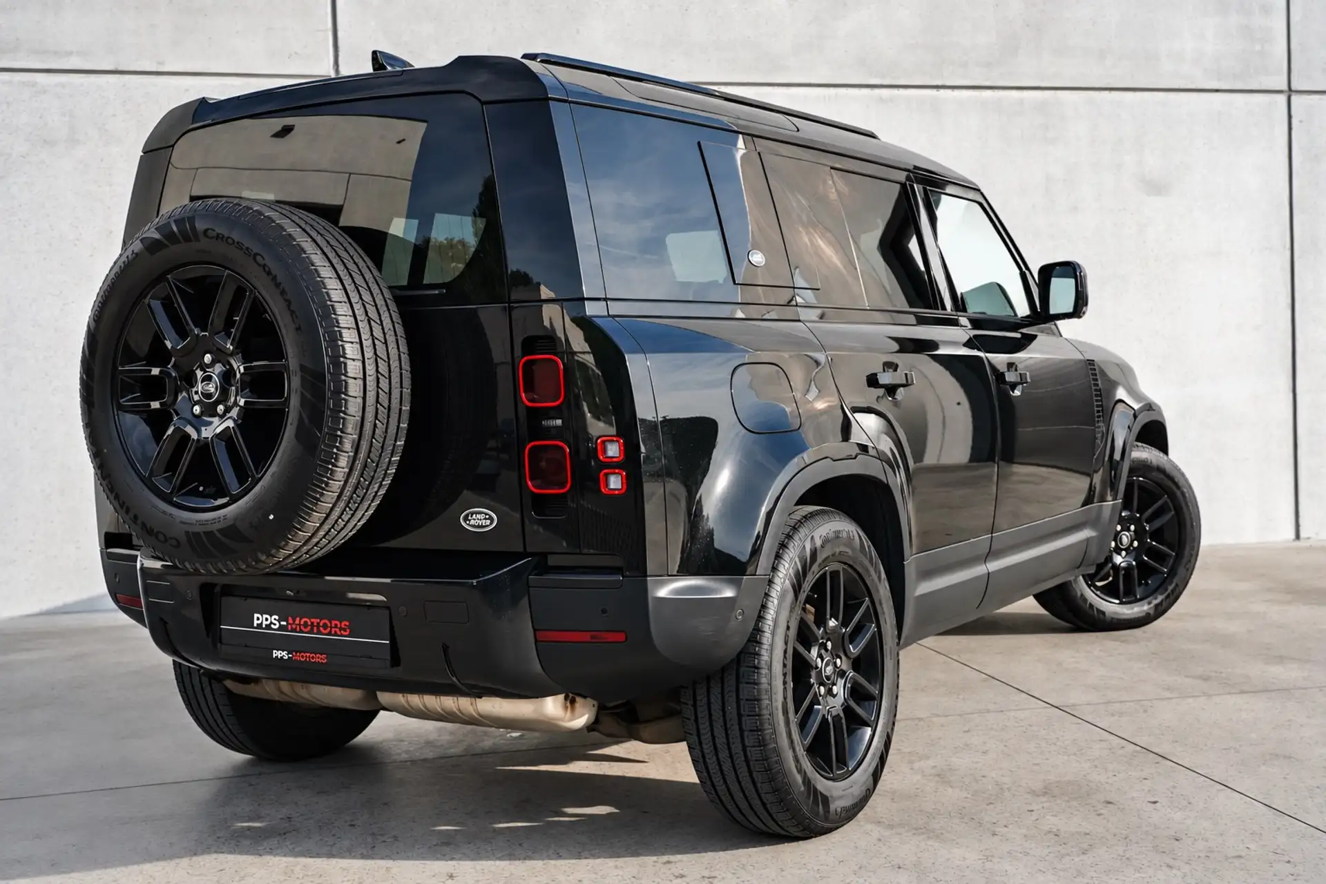 Land Rover Defender 110 3.0 D MHEV D250 SE photo 5