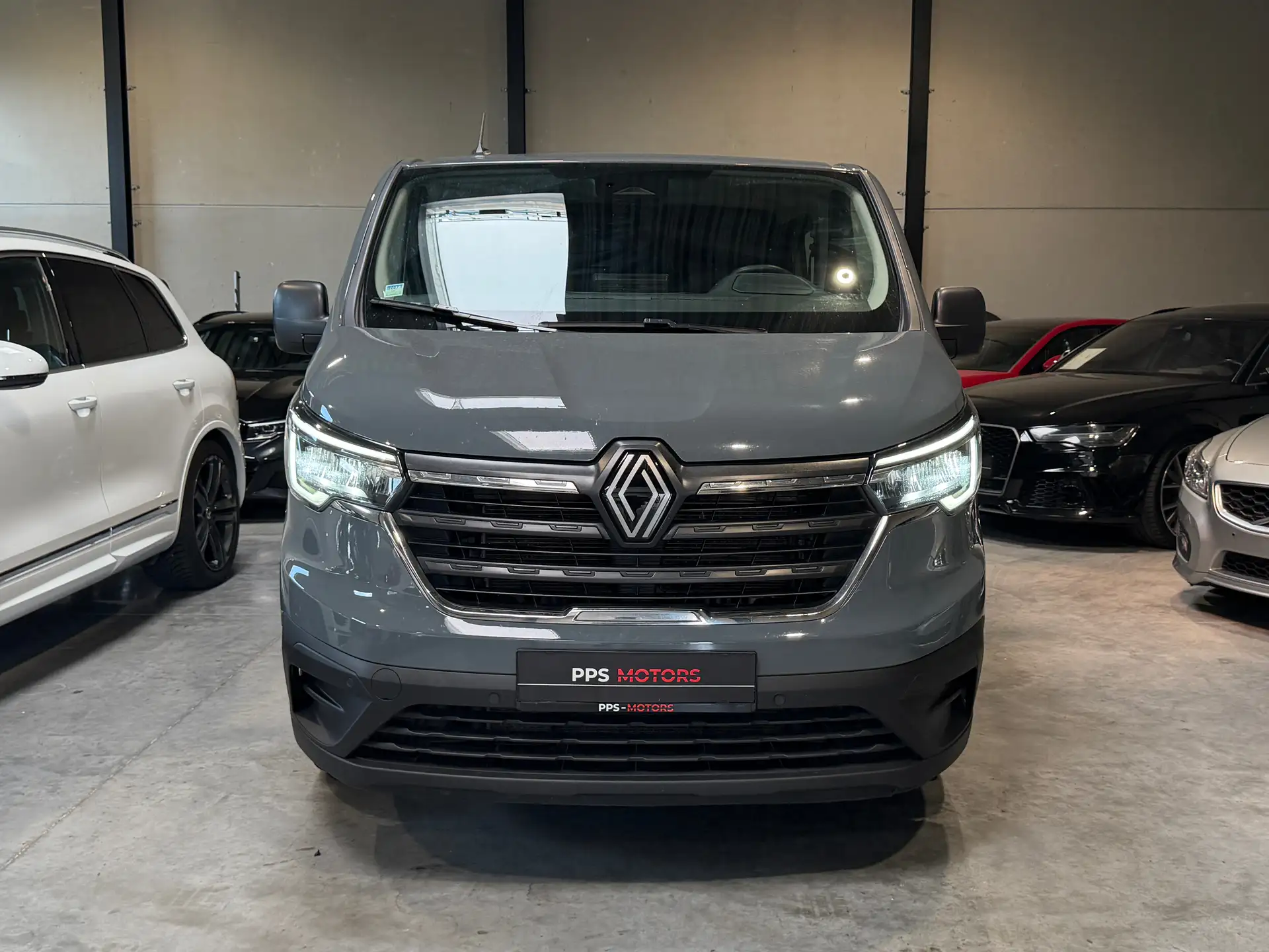 Renault Trafic Blue dCi 150 EDC L2H1 foto 2
