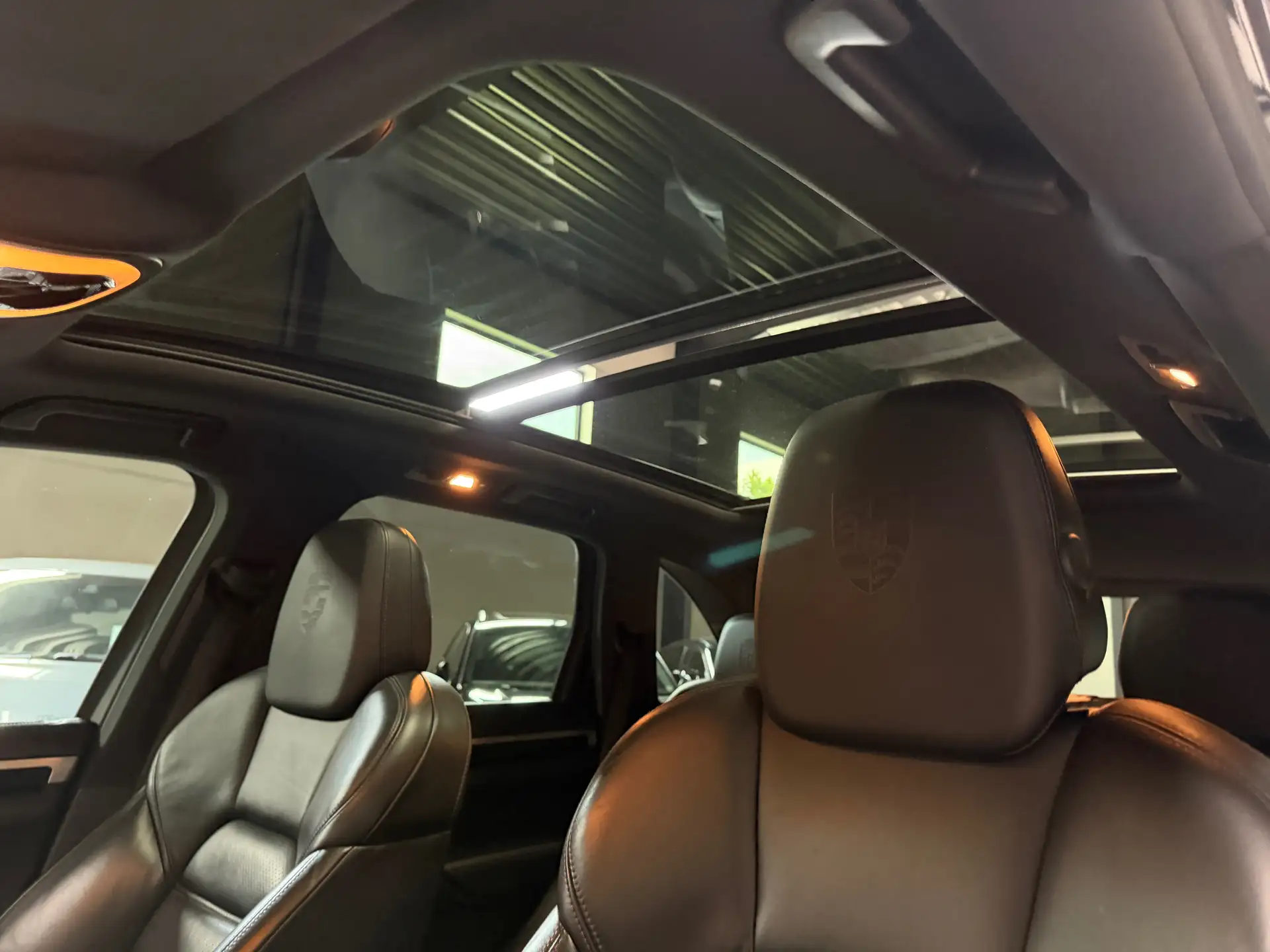 Porsche Cayenne 3.0i V6 Hybrid Tiptronic S photo 19